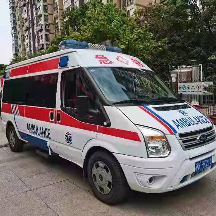 东川长途救护车护送病人返乡